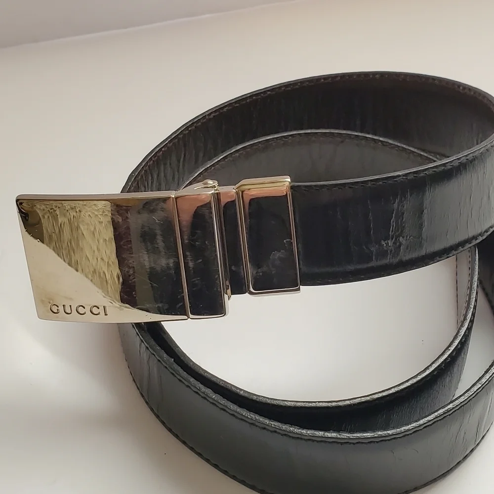 Gucci leather belt women's. Sz large. Peg in hole. Silverstone hardware vintage